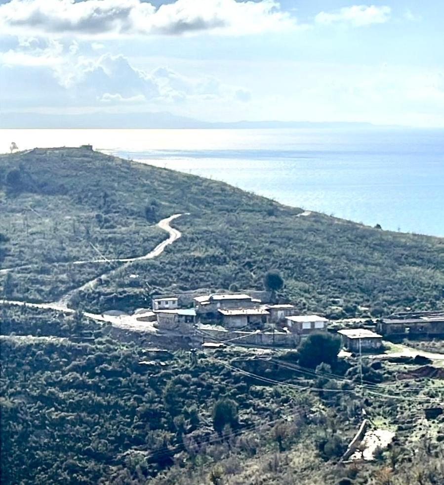 Jardin Miraculeux Hotel Himare Exterior photo