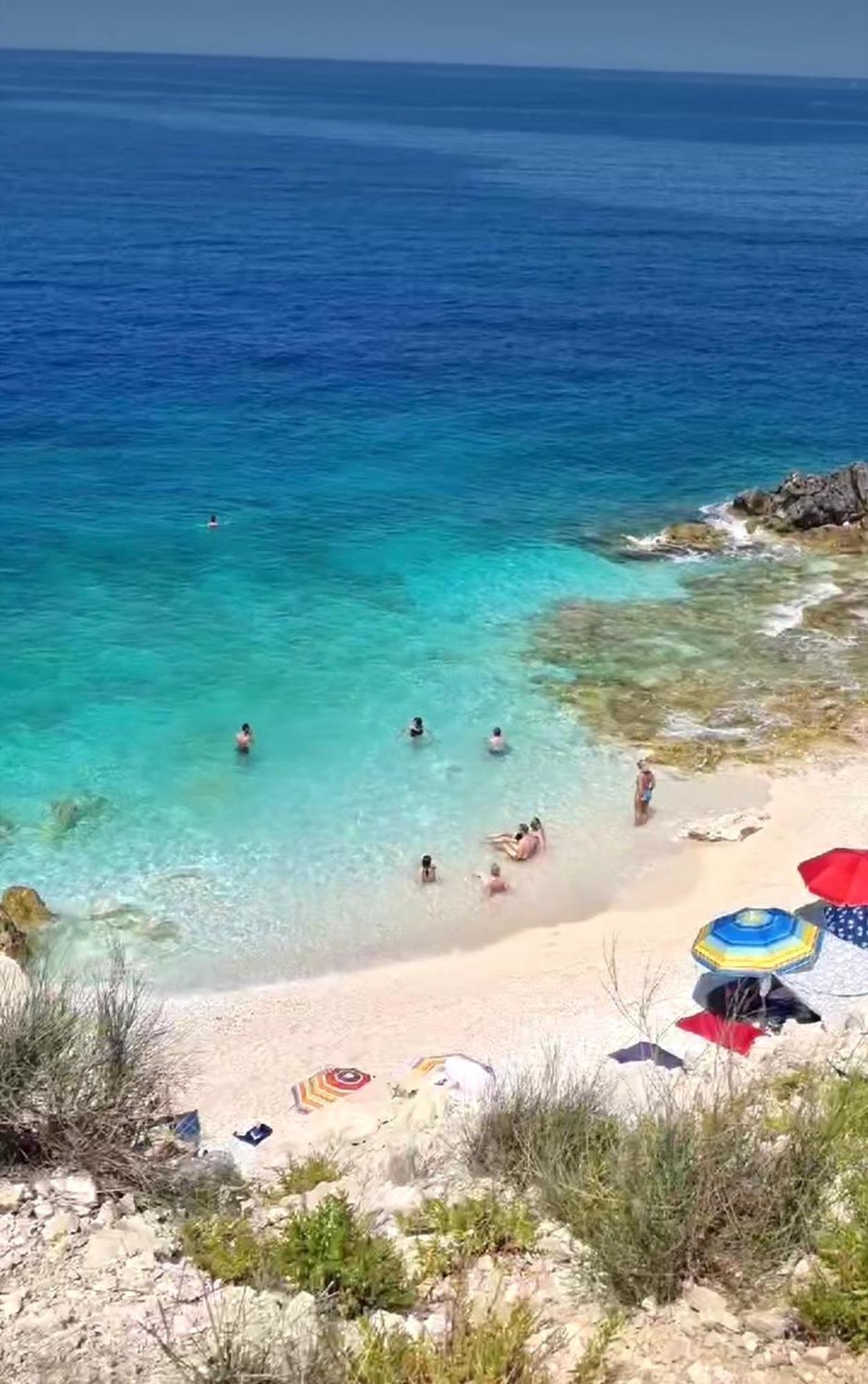 Jardin Miraculeux Hotel Himare Exterior photo