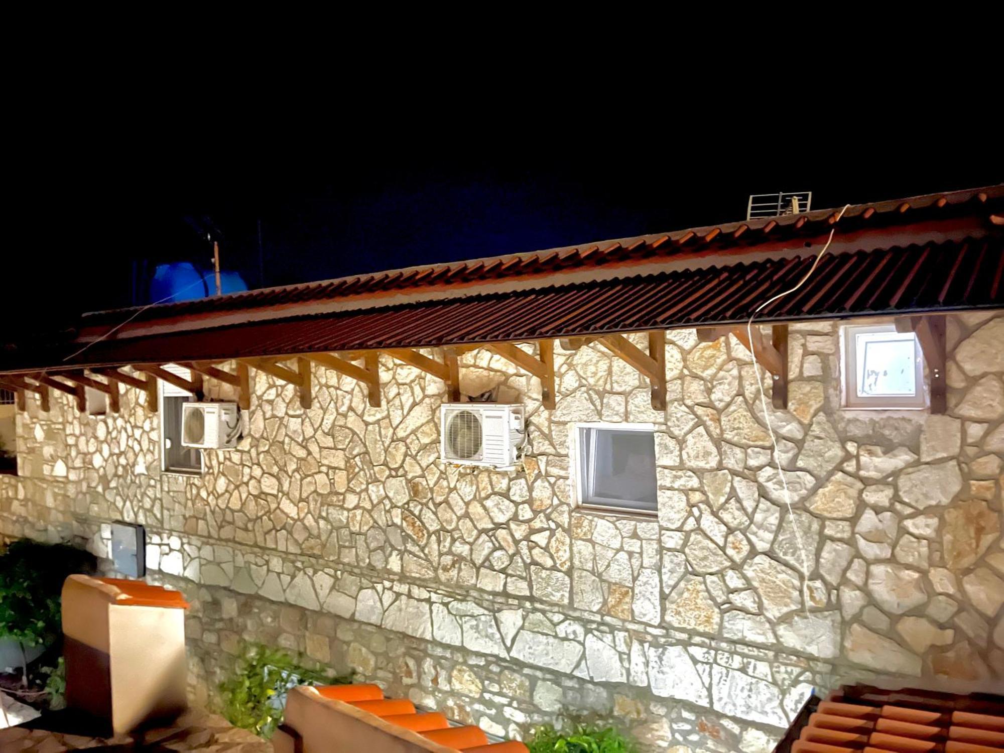Jardin Miraculeux Hotel Himare Exterior photo