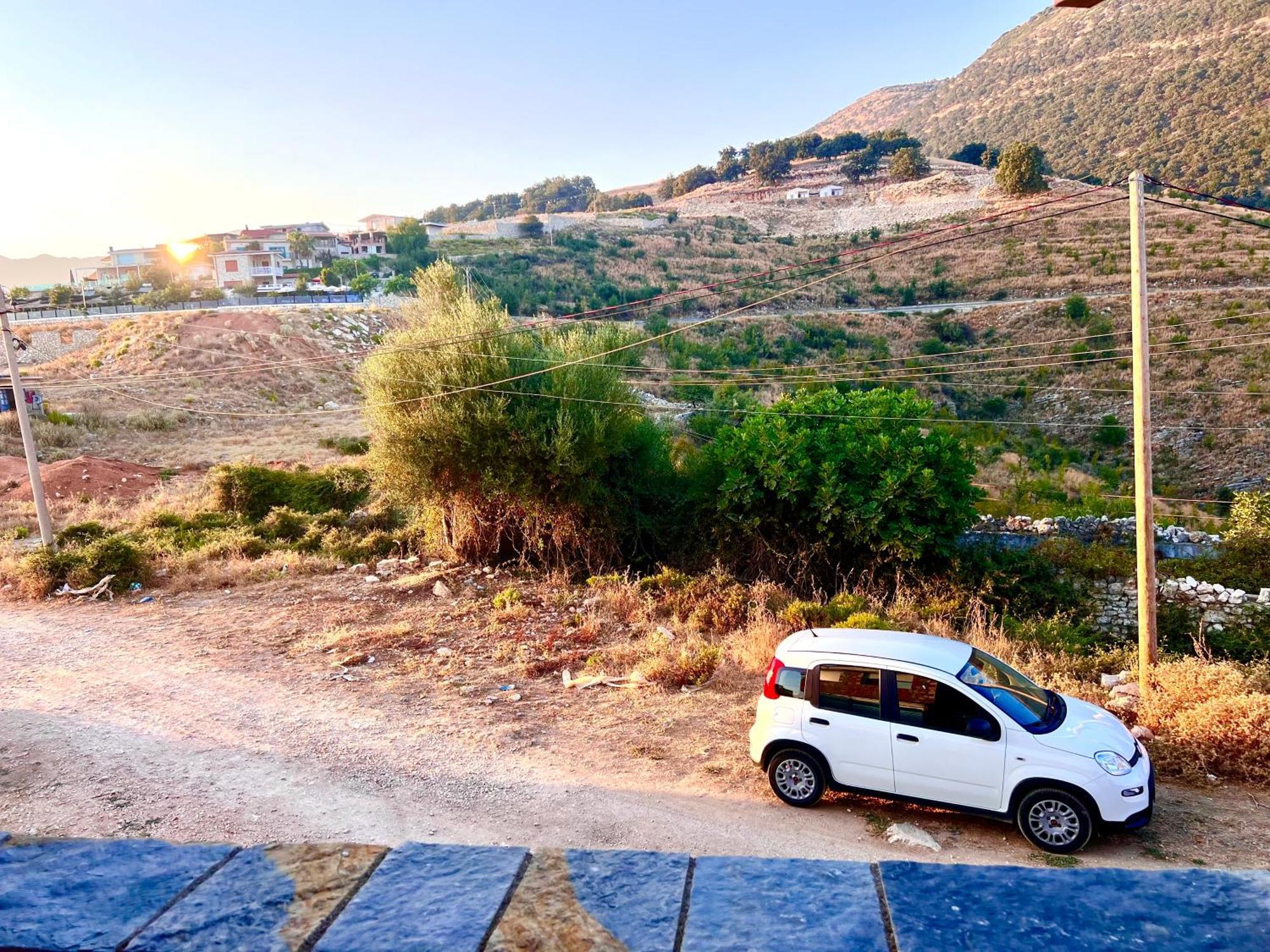Jardin Miraculeux Hotel Himare Exterior photo