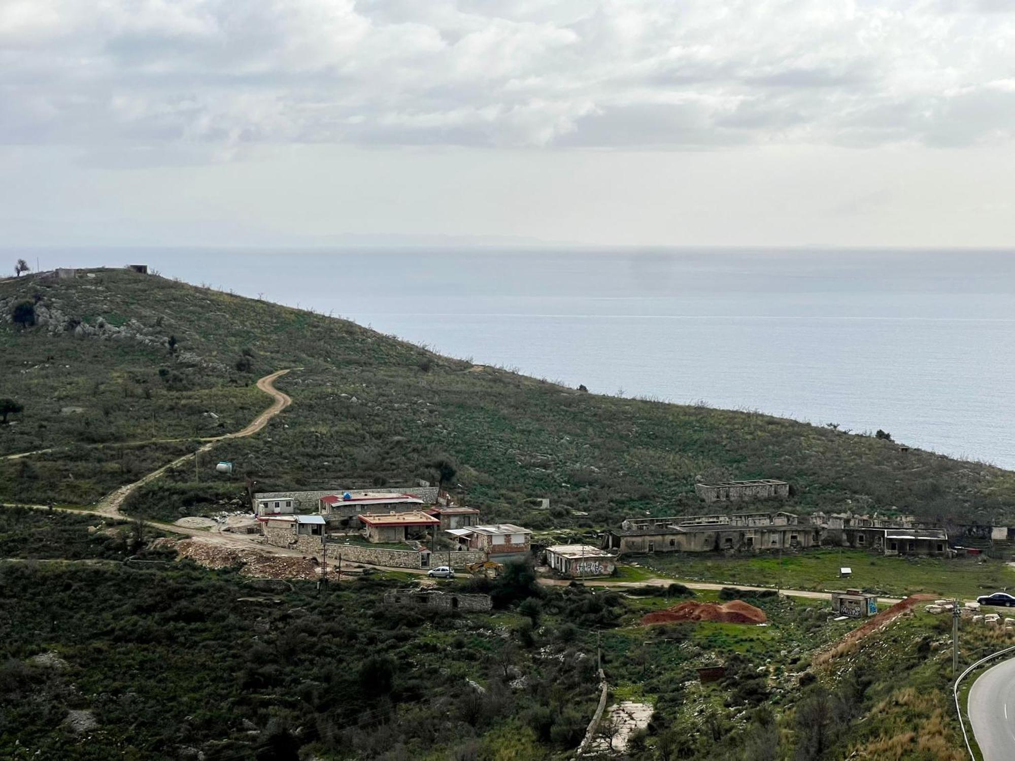 Jardin Miraculeux Hotel Himare Exterior photo