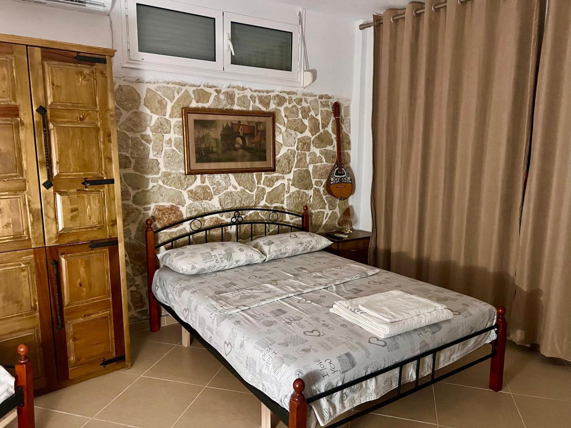 Jardin Miraculeux Hotel Himare Exterior photo