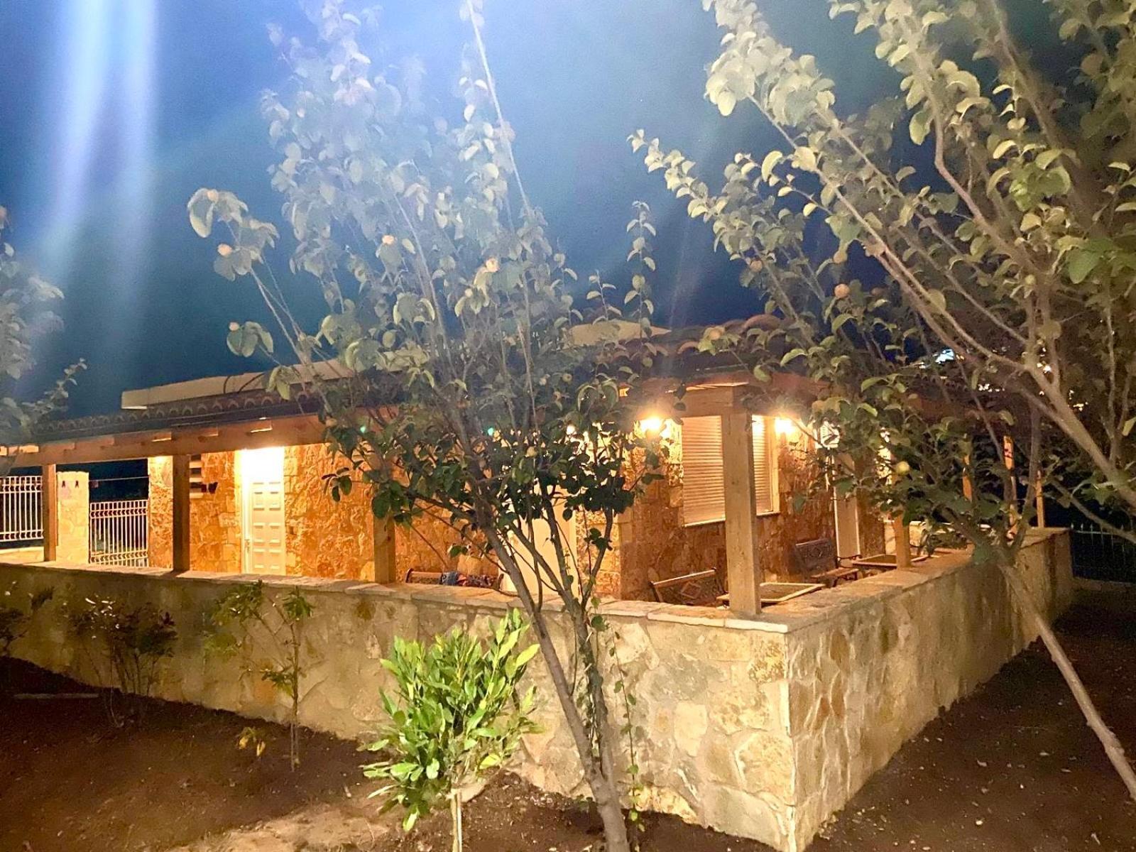 Jardin Miraculeux Hotel Himare Exterior photo
